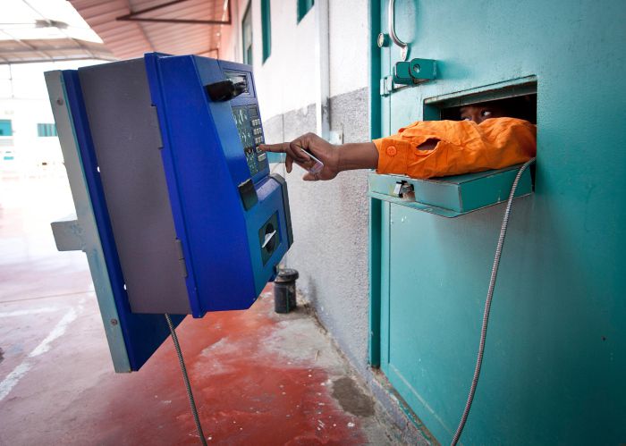 צפו: מחבל משוחרר עלה כנציג הורים במסיבת סיום