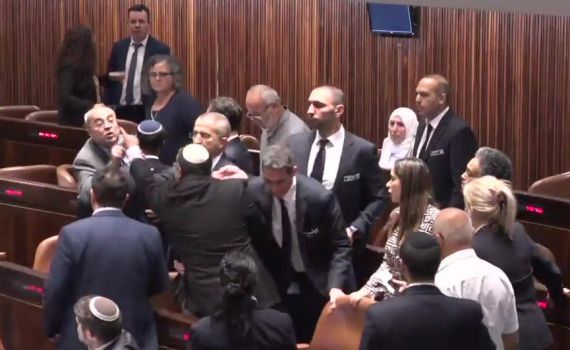 צפו: עימות חריג בין הח"כים הערבים לבן גביר