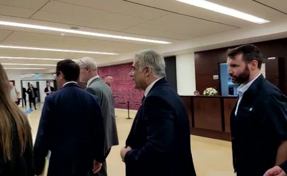 "לפיד, יהיה רוב להצעת החוק?" צפו בתשובה