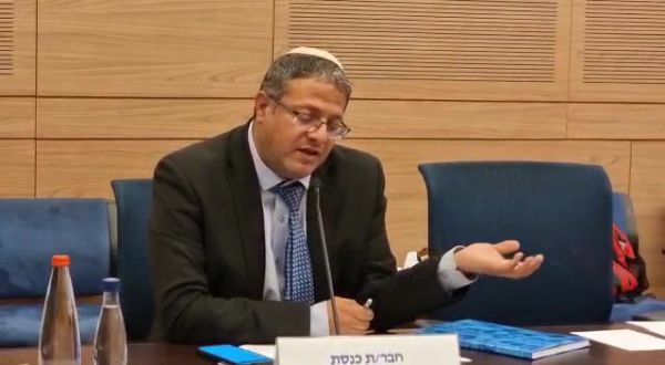 "המשכורות לא מספיקות לשלם למוסדות הדתיים"