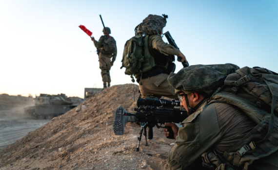 ביבשה, באוויר ובים: גלריה ענקית – שנה ל'שומר חומות'