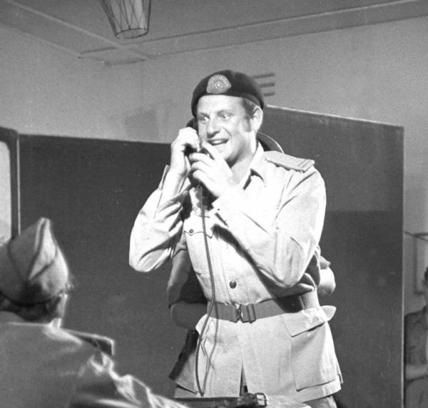 פגישותי עם היוצר הצדיק החילוני – אורי זוהר