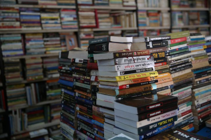 לכבוד שבוע הספר: המלצות קצרות לספרים חדשים