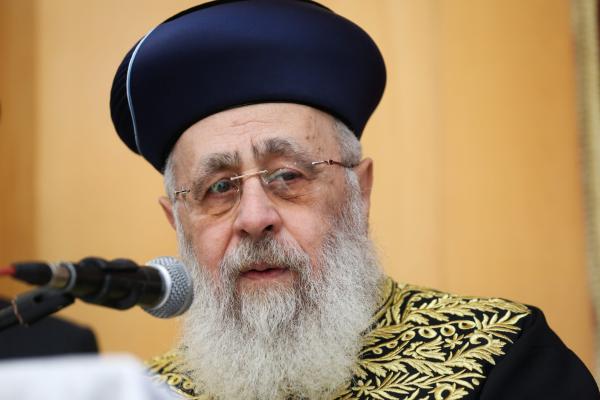 הרב יצחק יוסף נגד נתניהו ואדלשטיין: "שקרן, בן של כומר"