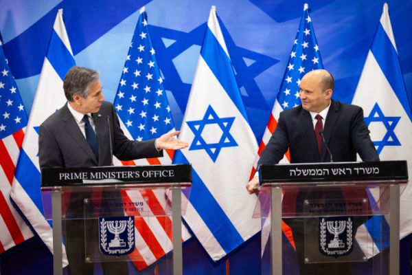 בנט לבלינקן: אמשיך לסייע כרה"מ החליפי