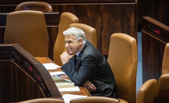 עושים סדר: מתי לפיד צפוי להיכנס לתפקיד?