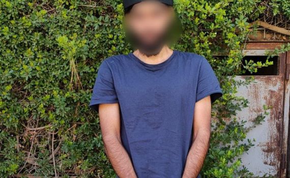 ערבי עשה צרכים על המסגד בהר הבית ונעצר | תיעוד