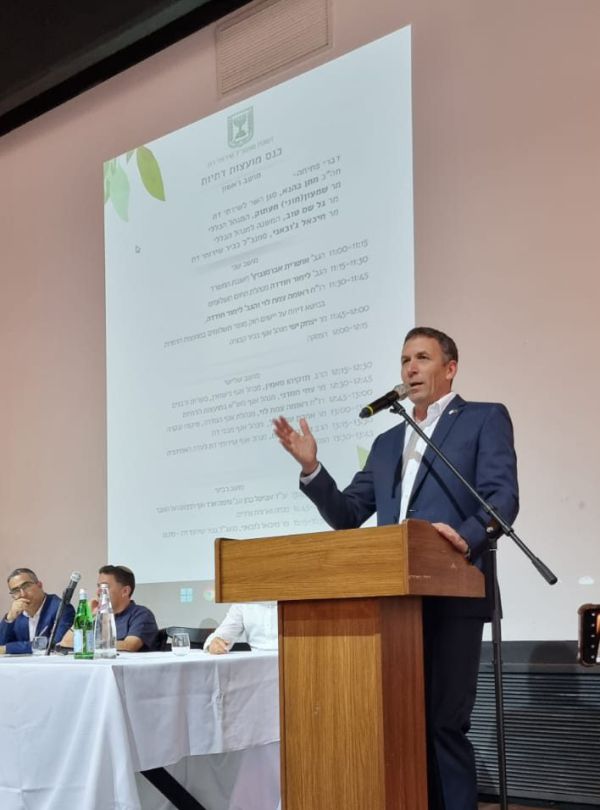 כהנא נגד ליברמן: "לא אתן שיפגעו בשירותי הדת"