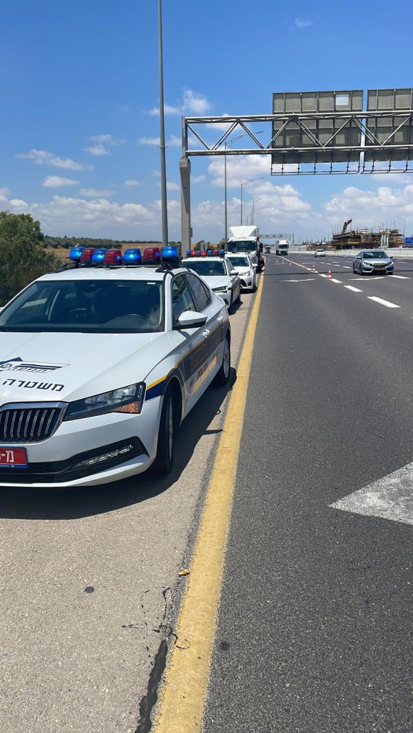 חשוד תקף שוטר בכביש 431 באמצעות בקבוק זכוכית