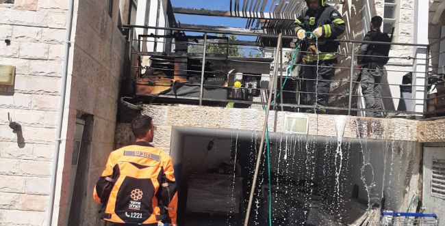 שריפה בבית בגבעת זאב: 3 פצועים פונו מהמבנה