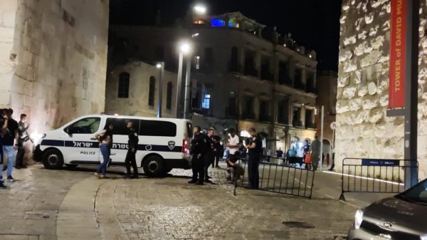 נתפס המחבל שניסה לדקור שוטרים בהר הבית