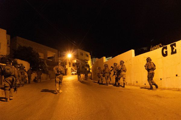 מעצרים ועימותים: לילה של פעולות צבאיות ביו"ש
