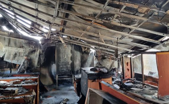 שריפה בבית כנסת: לוחמי האש חילצו את ספר התורה