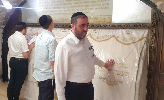 אחרי הסרת הממצא: ח"כ ארבל בסעודת הודיה. צפו