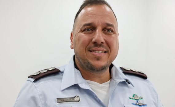 "הסרסור בסוהרות": מפקד הכלא בעדותו: "לא ידעתי"