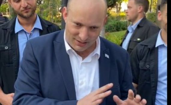 לראשונה מאז ההחלפה: בנט ברחובות תל אביב | צפו