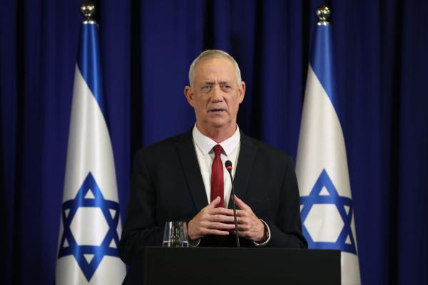 גנץ הכשיר אדמות מדינה לטובת בית עלמין ביו"ש