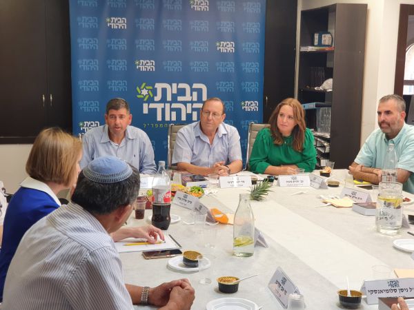 "נרוץ לבד": בבית היהודי מחפשים מועמדים לרשימה