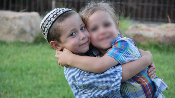 מתן צינמן מובא למנוחות: "התיק שלך מוכן לכיתה א'"