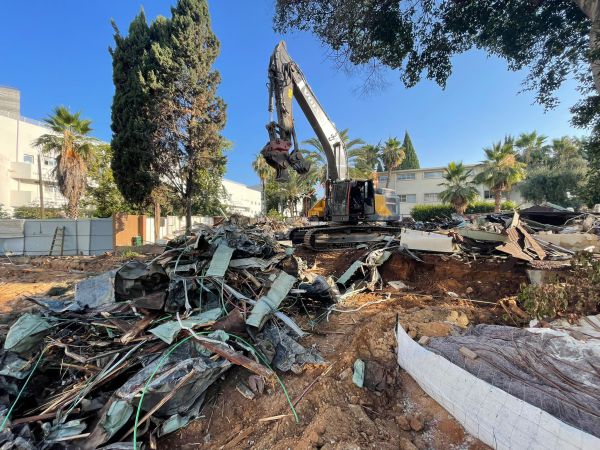 סוף עידן: עיריית ת"א הרסה את בית הכנסת 'בר כוכבא'