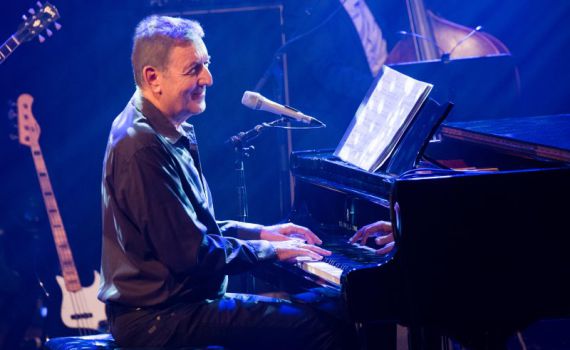 יוני רכטר בשיר חדש: "הרגע שבו אני מנגן"