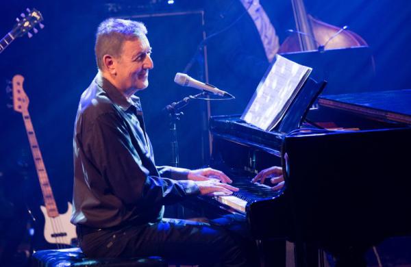 יוני רכטר בשיר חדש: "הרגע שבו אני מנגן"