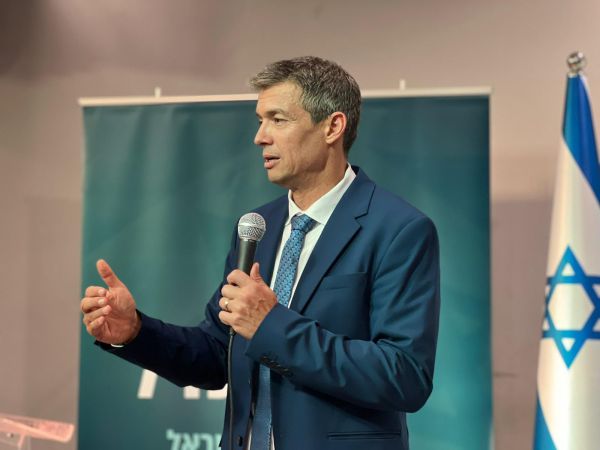 חוזר לעמדת הפרשן: הג'וב החדש של יועז הנדל