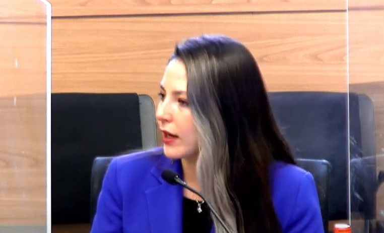 הכתבת הצעירה והמבטיחה עוזבת את עולם התקשורת