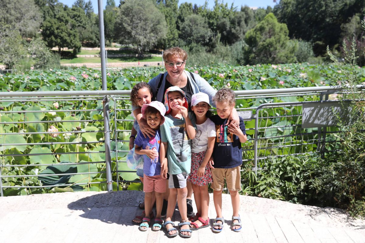 הסלבס חוגגים בירושלים בהשקת ה"בוטניזאור" בגן הבוטני