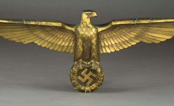 זעם בקהילה היהודית: חפציו של היטלר יוצגו למכירה