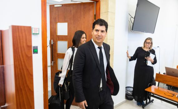 החקירה הנגדית בתיק 1,000: "נחשוף את האמת"