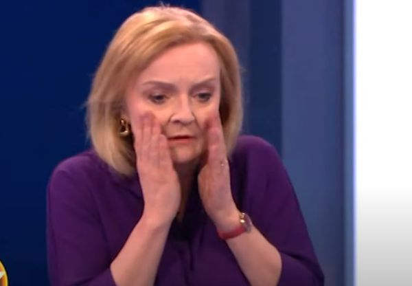 דרמה בבריטניה: מגישת הטלוויזיה התעלפה בשידור