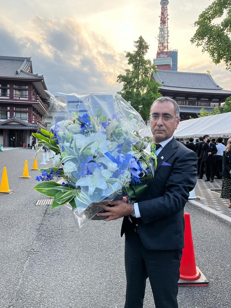 שגריר ישראל ביפן בטקס האשכבה לראש הממשלה