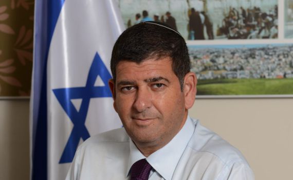 קמפיין חוצות נגד יוסי ברודני: "חייב לציבור כסף"