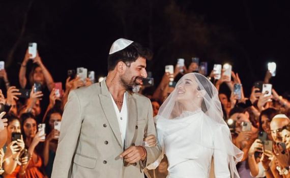 רותם כהן התחתן, ושמלת הכלה של אשתו הייתה וואו