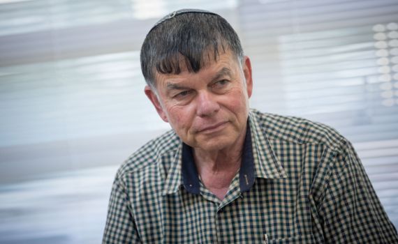 המועמד הסרוג הודיע על פרישה מהפריימריז בליכוד