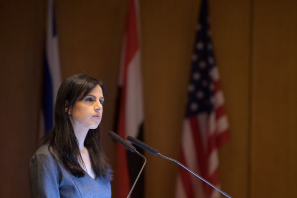 דפנה ליאל: "גם על זה האדמה צריכה לרעוד"