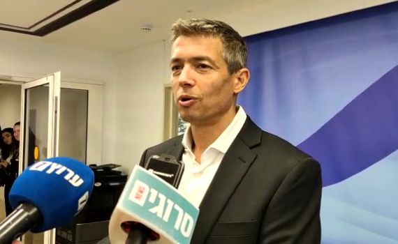 יועז הנדל: "אבו מאזן מדבר בשפה כפולה"