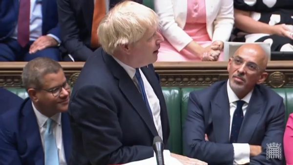 "אסטה לה ויסטה בייבי": ג'ונסון נפרד | צפו