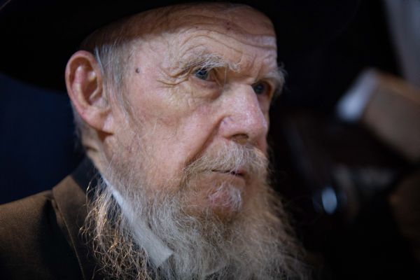 התפללו לרפואתו:הרב גרשון אדלשטיין פונה לביה"ח