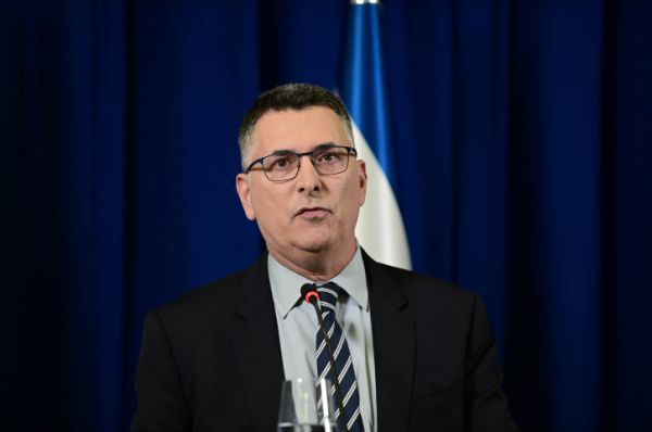 גדעון סער מפתיע: מסכים עם דודי אמסלם