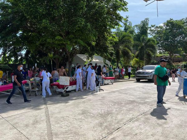 רעידת אדמה קשה הכתה בפיליפינים