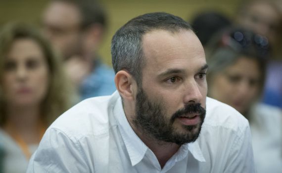 העיתונאי לשעבר הכריז כי יתמודד במפלגת העבודה