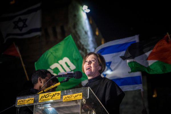 בעקבות פרישת הורוביץ: מתחזק הלחץ על גלאון