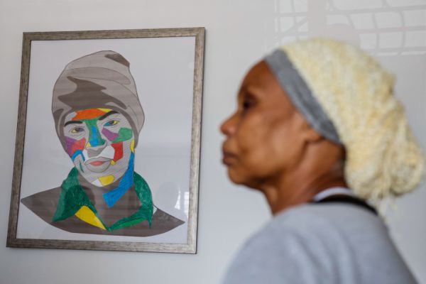 אמו של אברה מנגיסטו קבעה: האם זה הוא בסרטון