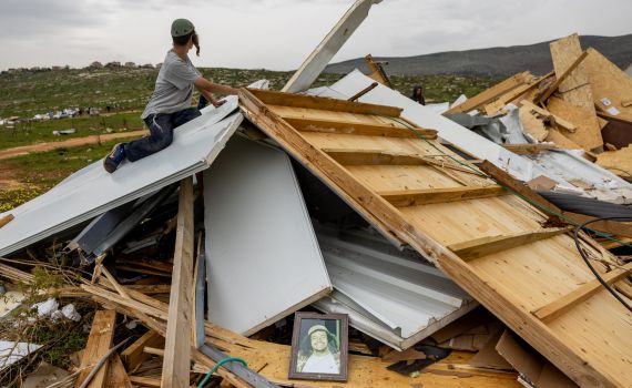 12 נערים נעצרו בפינוי מאחז בבנימין במהלך השבת