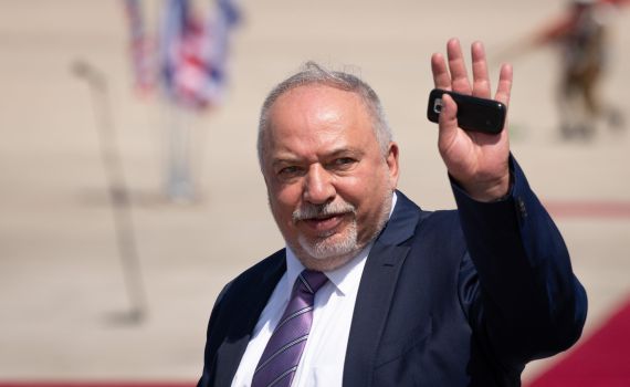 יתרסק? עמית סגל מנתח את מצבו הפוליטי של ליברמן