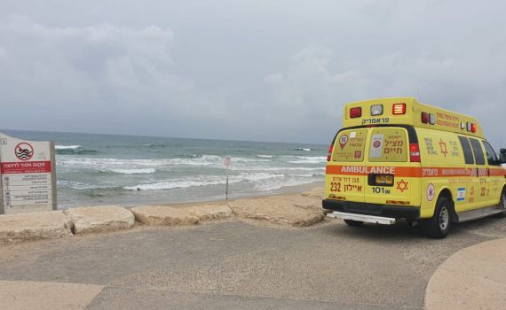 גבר כבן 50 התמוטט בים באילת, מצבו קשה