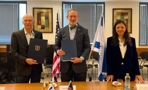 "כל ההסכמים נחתמו": צעד נוסף בדרך לפטור מוויזות