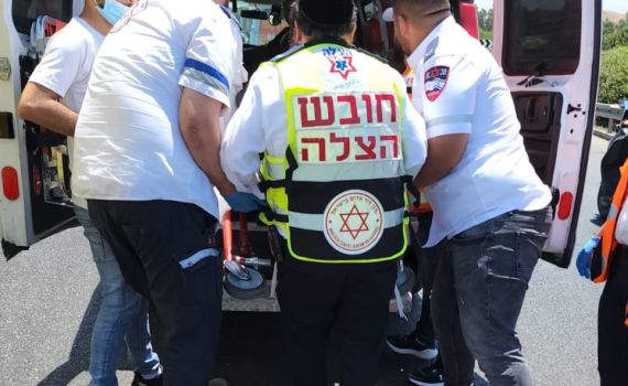 תאונה סמוך לפתח תקווה: רוכב אופנוע מורדם ומונשם
